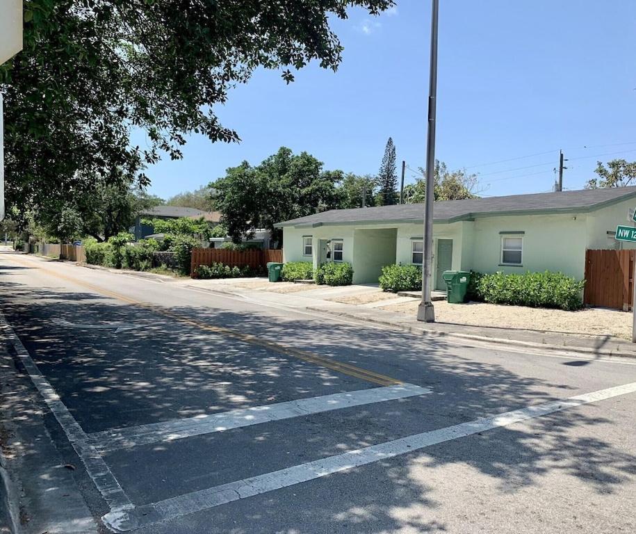 Deco Drive Miami • Near Hard Rock Stadium • South Beach • Wynwood Exterior photo